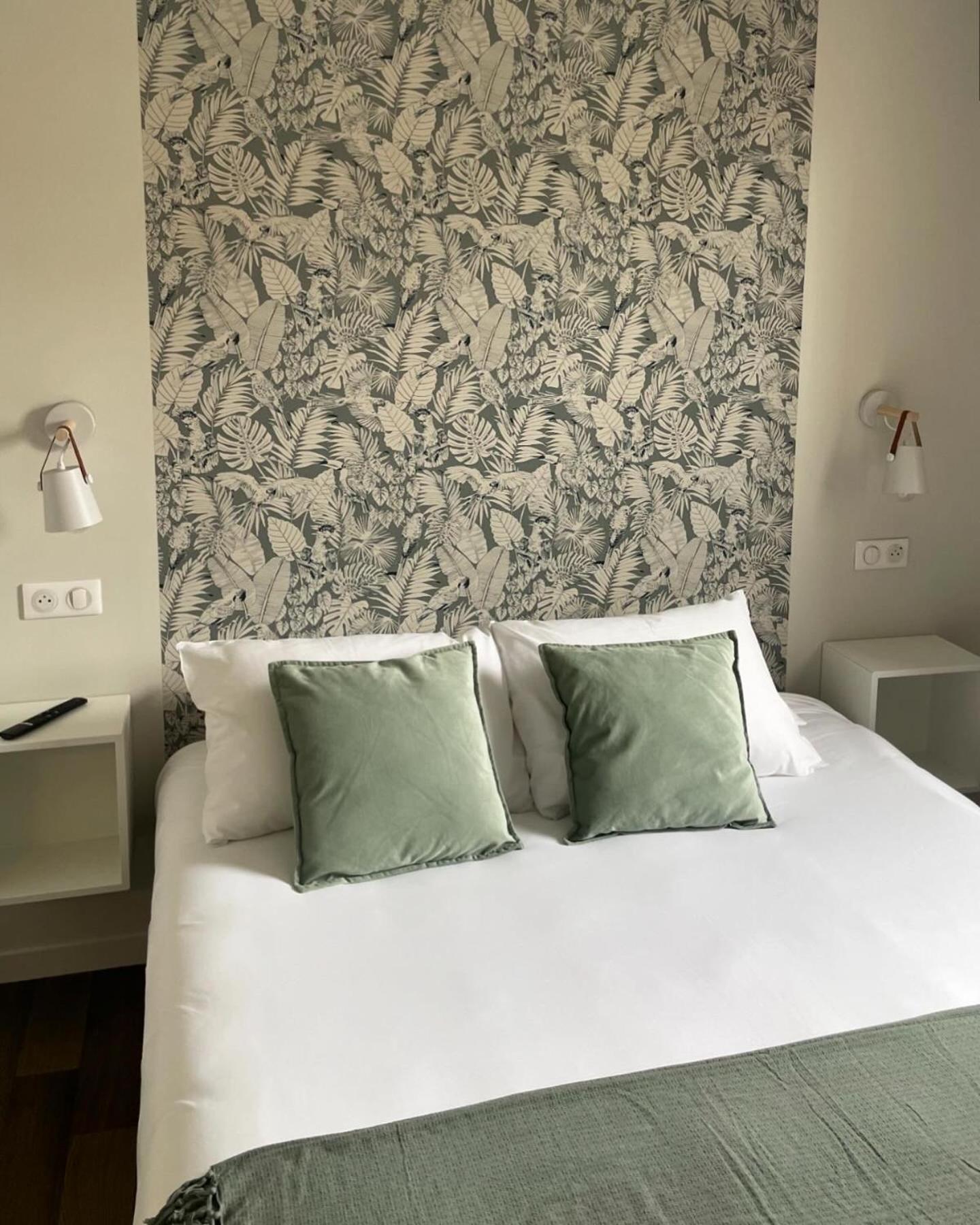 Ducey Appart'Hotel - Les Rivieres Екстер'єр фото