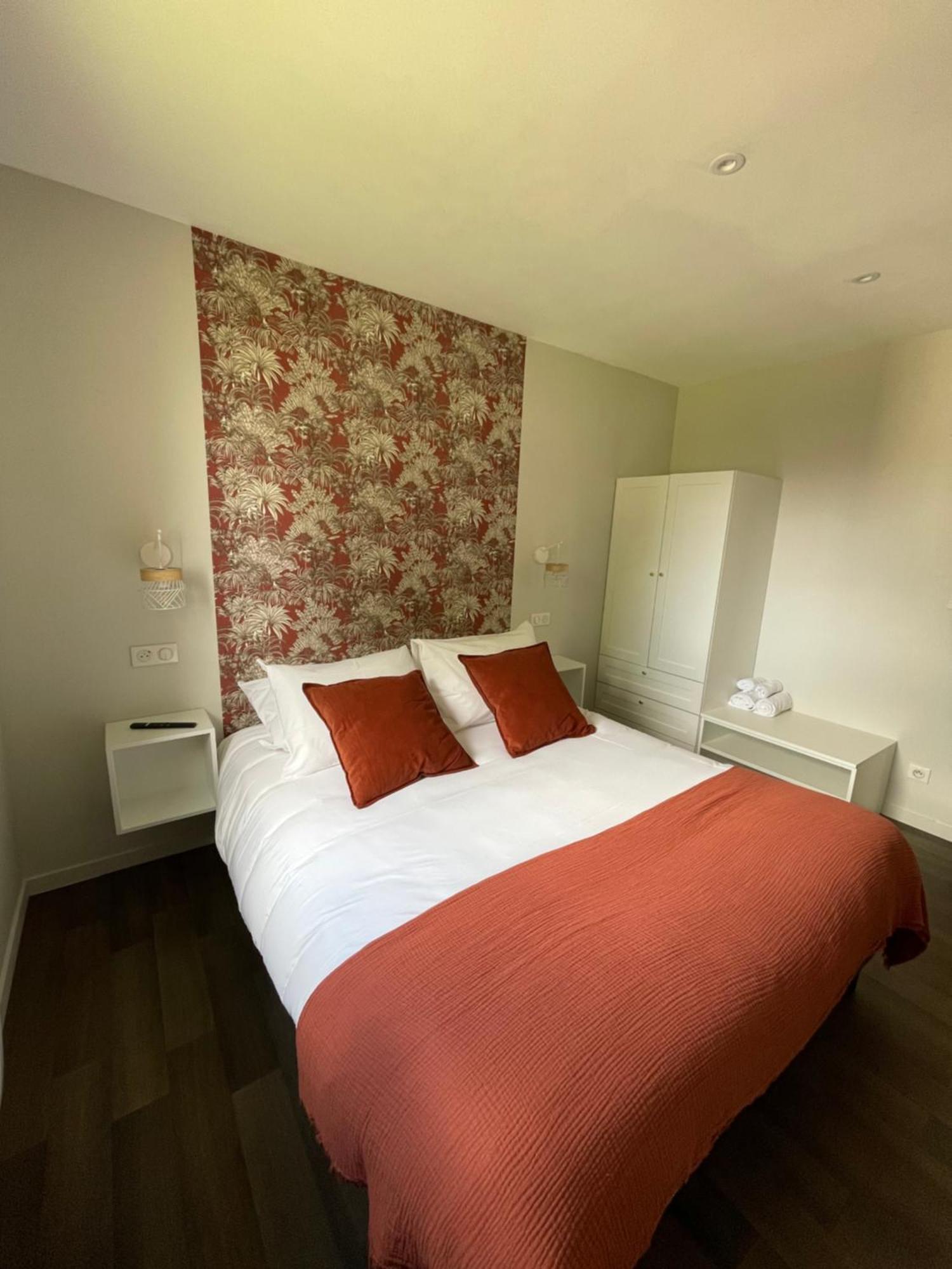 Ducey Appart'Hotel - Les Rivieres Екстер'єр фото