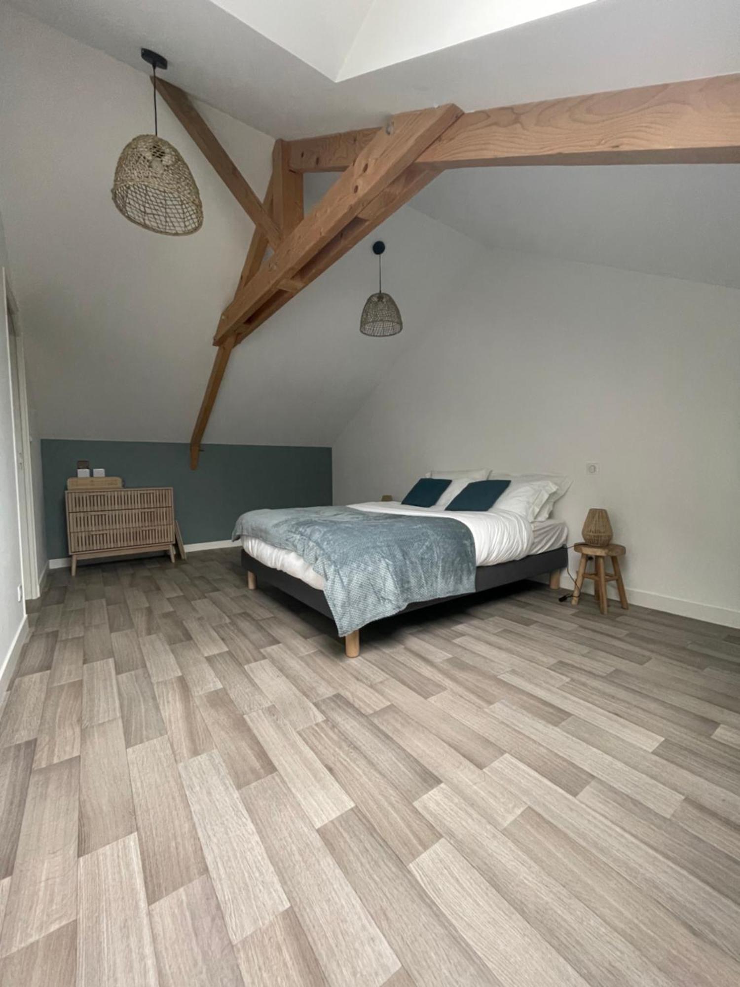 Ducey Appart'Hotel - Les Rivieres Екстер'єр фото